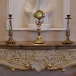 Часы на камин с 2 подсвечниками на 1 свечу